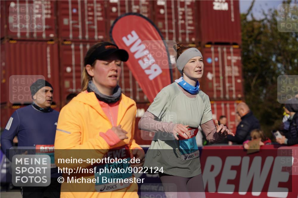03.10.2025 - Köhlbrandbrückenlauf Michael Burmester http://msf.ph/oto/9022124 03.10.2025 10:23:56 Ziel 1147, 1329, 1853, 1855, 1994, 2078, 2103, 2140, 2351, 2371, 2971, 3675, 3677, 3803, 3810 meine-sportfotos.de