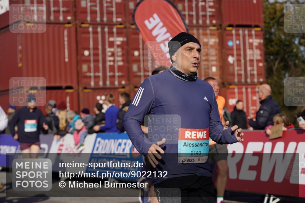 03.10.2025 - Köhlbrandbrückenlauf Michael Burmester http://msf.ph/oto/9022132 03.10.2025 10:23:56 Ziel 1147, 1329, 1853, 1855, 1994, 2078, 2103, 2140, 2351, 2371, 2971, 3675, 3677, 3803, 3810 meine-sportfotos.de