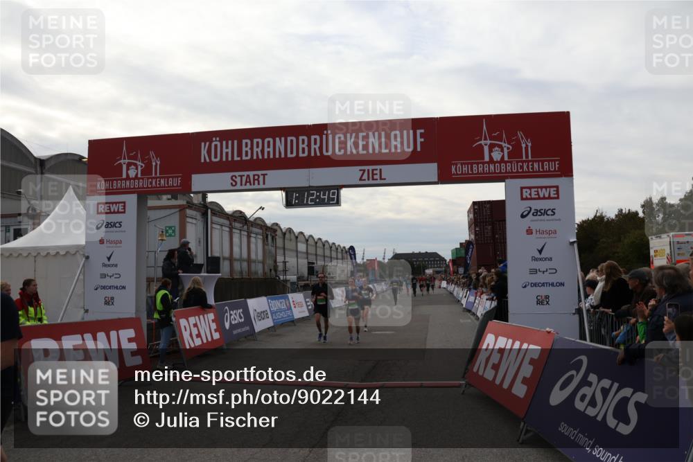 03.10.2025 - Köhlbrandbrückenlauf Julia Fischer http://msf.ph/oto/9022144 03.10.2025 16:12:50 Ziel 7358, 7443, 7457, 7482, 7653, 8957, 8960, 8979, 8982, 9296, 9300, 9307, 9420 meine-sportfotos.de