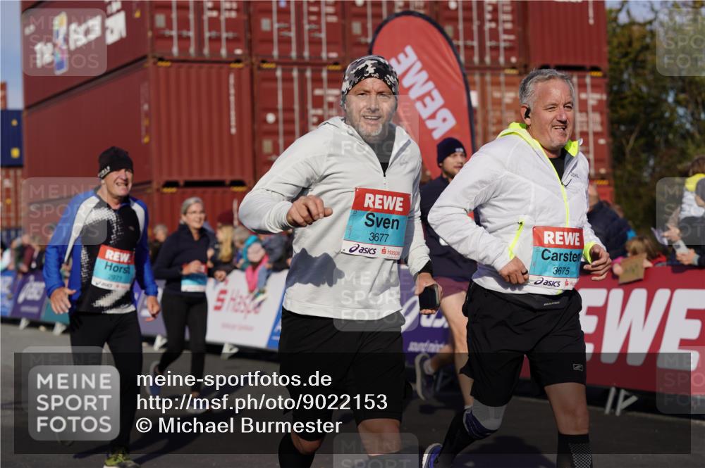 03.10.2025 - Köhlbrandbrückenlauf Michael Burmester http://msf.ph/oto/9022153 03.10.2025 10:23:58 Ziel 1147, 1329, 1853, 1855, 2078, 2103, 2140, 2239, 2351, 2371, 2384, 2970, 2971, 3597, 3675, 3677, 3803, 3810 meine-sportfotos.de
