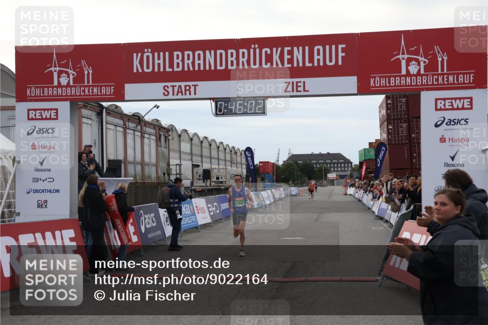 03.10.2025 - Köhlbrandbrückenlauf Julia Fischer http://msf.ph/oto/9022164 03.10.2025 15:46:02 Ziel 7002 meine-sportfotos.de