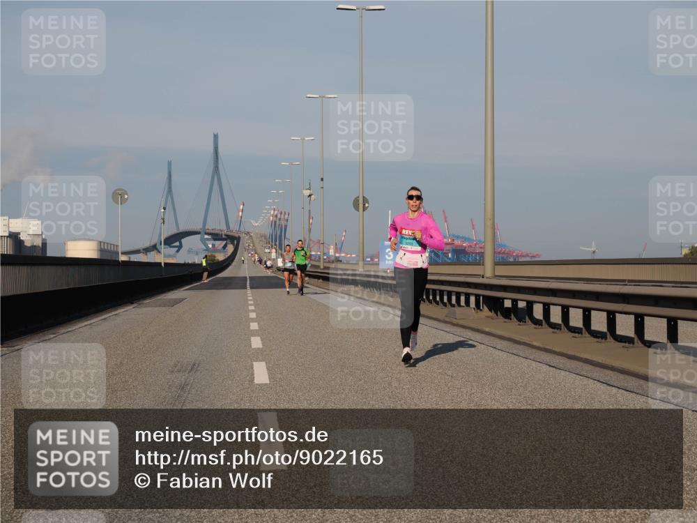 03.10.2025 - Köhlbrandbrückenlauf Fabian Wolf http://msf.ph/oto/9022165 03.10.2025 09:37:31 Position 3  meine-sportfotos.de