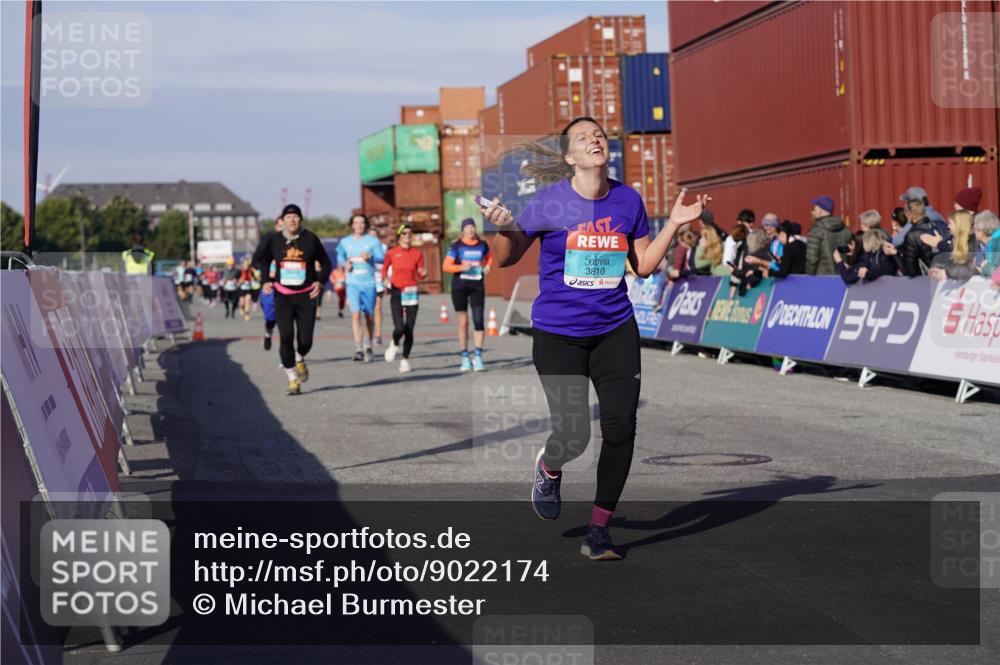 03.10.2025 - Köhlbrandbrückenlauf Michael Burmester http://msf.ph/oto/9022174 03.10.2025 10:24:01 Ziel 1329, 2103, 2239, 2319, 2351, 2371, 2384, 2970, 2971, 3597, 3675, 3677, 3810 meine-sportfotos.de