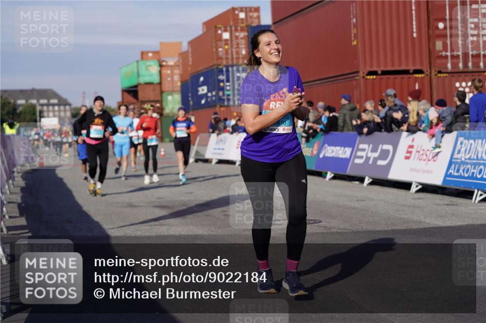 03.10.2025 - Köhlbrandbrückenlauf Michael Burmester http://msf.ph/oto/9022184 03.10.2025 10:24:01 Ziel 1329, 2103, 2239, 2319, 2351, 2371, 2384, 2970, 2971, 3597, 3675, 3677, 3810 meine-sportfotos.de