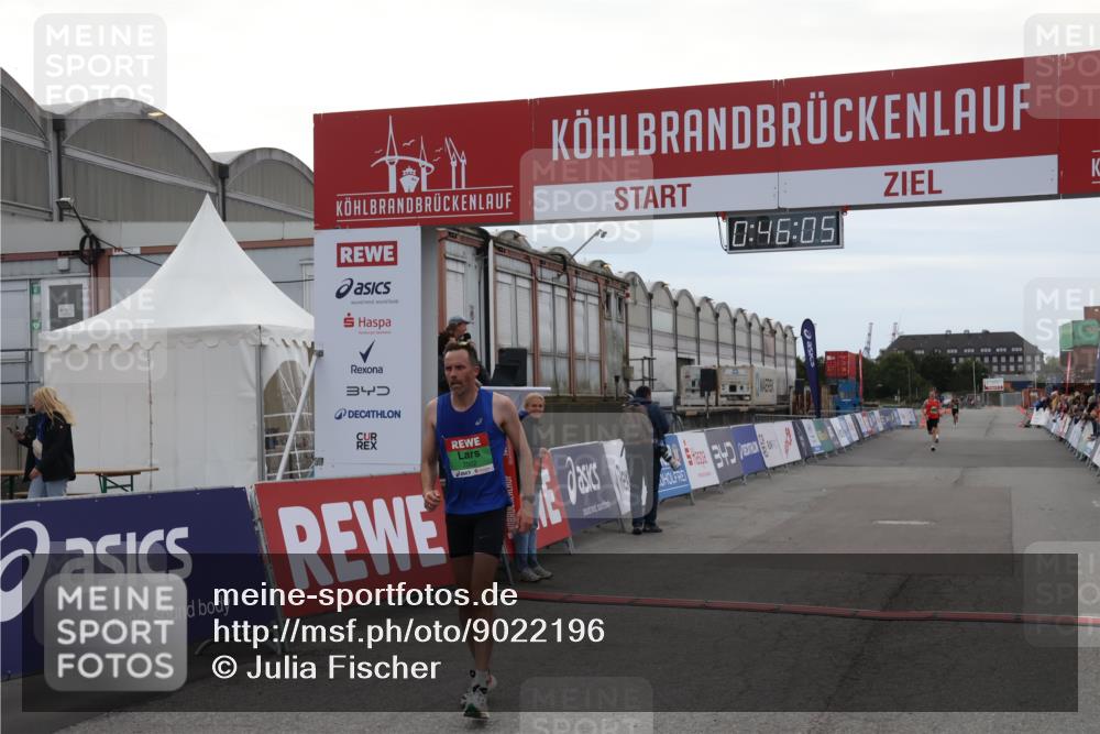 03.10.2025 - Köhlbrandbrückenlauf Julia Fischer http://msf.ph/oto/9022196 03.10.2025 15:46:05 Ziel 7002, 9130 meine-sportfotos.de