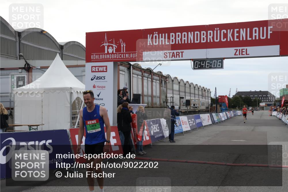 03.10.2025 - Köhlbrandbrückenlauf Julia Fischer http://msf.ph/oto/9022202 03.10.2025 15:46:06 Ziel 7002, 7003, 9130 meine-sportfotos.de