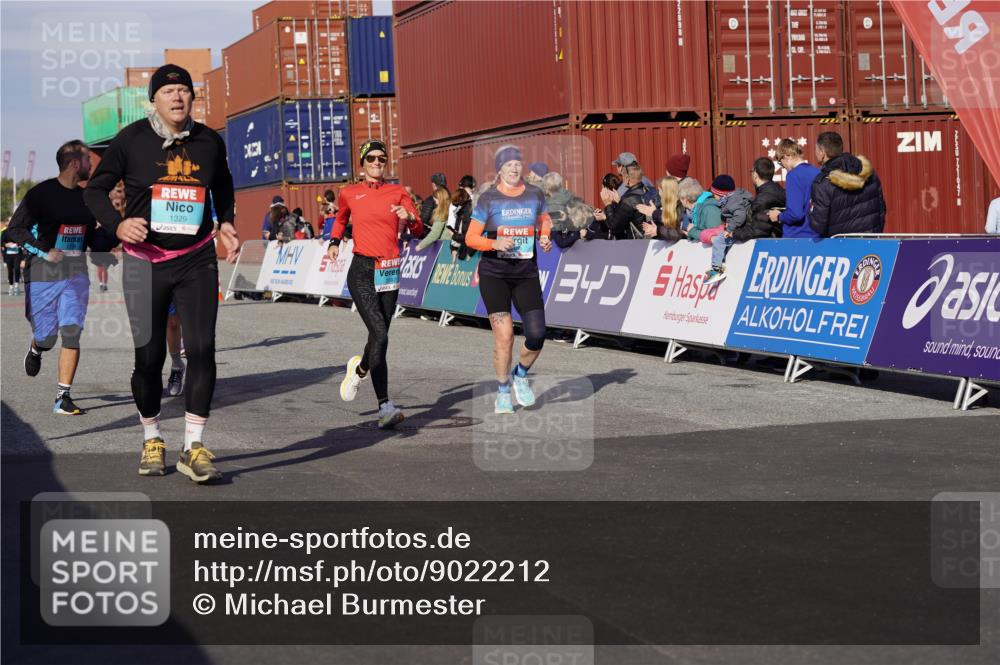03.10.2025 - Köhlbrandbrückenlauf Michael Burmester http://msf.ph/oto/9022212 03.10.2025 10:24:05 Ziel 1329, 2239, 2319, 2340, 2384, 2970, 3597 meine-sportfotos.de