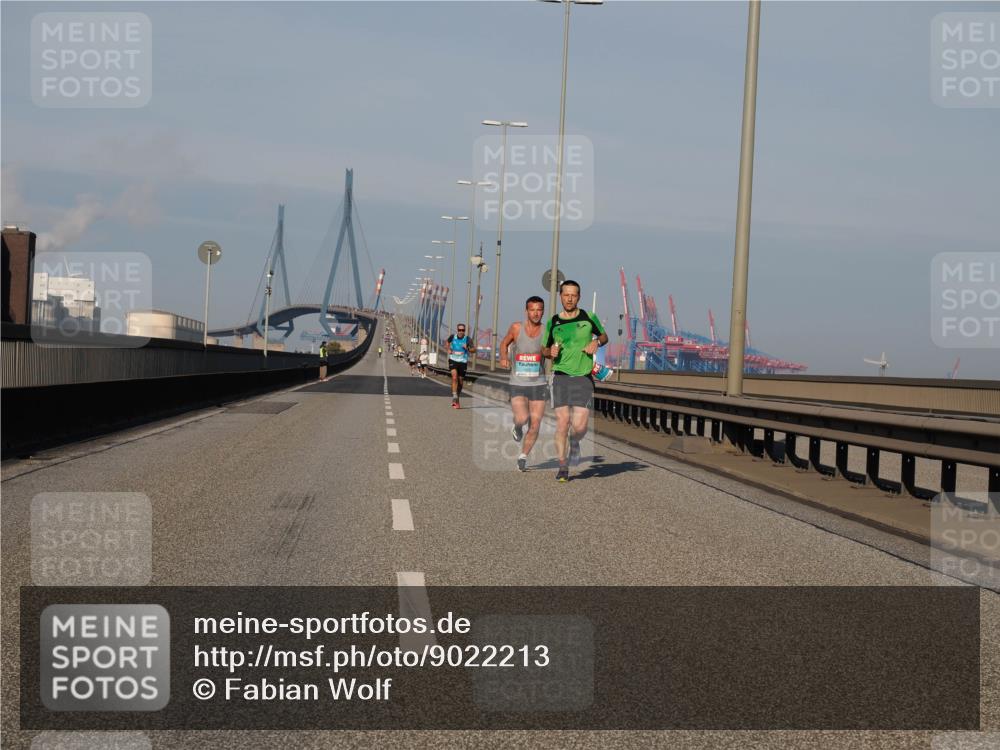 03.10.2025 - Köhlbrandbrückenlauf Fabian Wolf http://msf.ph/oto/9022213 03.10.2025 09:37:39 Position 3  meine-sportfotos.de