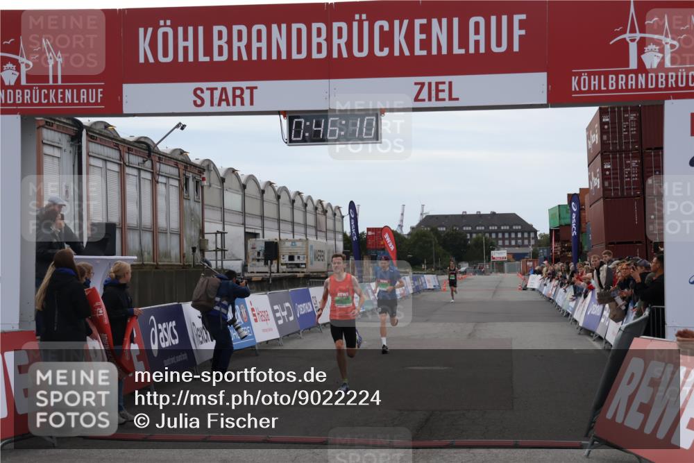 03.10.2025 - Köhlbrandbrückenlauf Julia Fischer http://msf.ph/oto/9022224 03.10.2025 15:46:11 Ziel 7002, 7003, 9130 meine-sportfotos.de