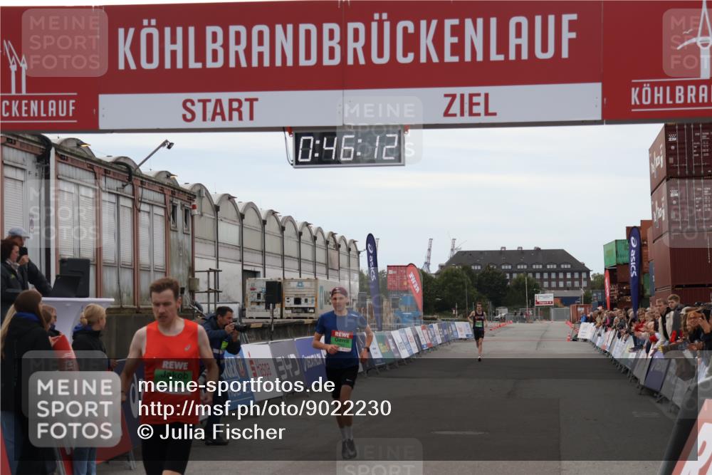 03.10.2025 - Köhlbrandbrückenlauf Julia Fischer http://msf.ph/oto/9022230 03.10.2025 15:46:12 Ziel 7002, 7003, 9130 meine-sportfotos.de