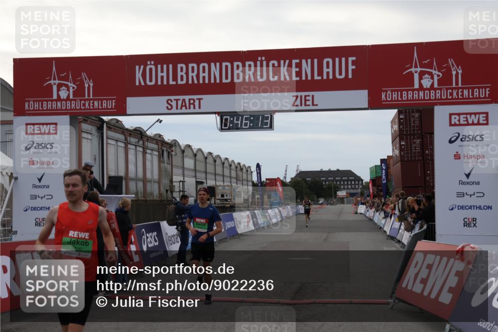 03.10.2025 - Köhlbrandbrückenlauf Julia Fischer http://msf.ph/oto/9022236 03.10.2025 15:46:13 Ziel 7003, 9130, 9720 meine-sportfotos.de