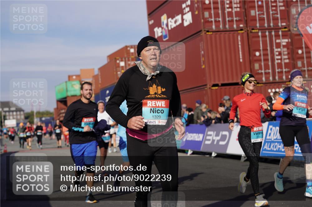 03.10.2025 - Köhlbrandbrückenlauf Michael Burmester http://msf.ph/oto/9022239 03.10.2025 10:24:06 Ziel 1329, 2239, 2319, 2340, 2384, 2970, 3597 meine-sportfotos.de