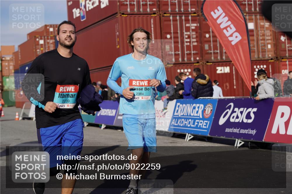03.10.2025 - Köhlbrandbrückenlauf Michael Burmester http://msf.ph/oto/9022259 03.10.2025 10:24:08 Ziel 1329, 1440, 1732, 1895, 2239, 2319, 2340, 2384, 2970, 3597 meine-sportfotos.de