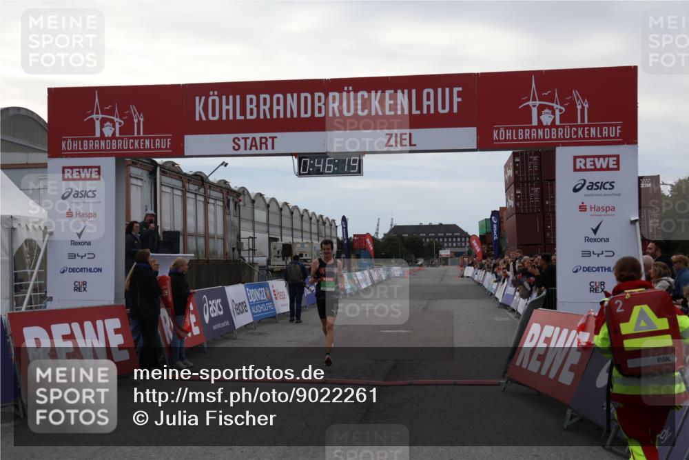 03.10.2025 - Köhlbrandbrückenlauf Julia Fischer http://msf.ph/oto/9022261 03.10.2025 15:46:19 Ziel 7003, 9130, 9720 meine-sportfotos.de