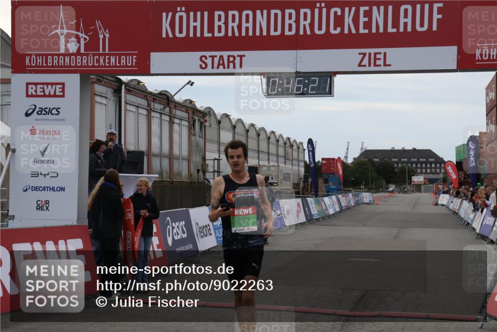03.10.2025 - Köhlbrandbrückenlauf Julia Fischer http://msf.ph/oto/9022263 03.10.2025 15:46:21 Ziel 7003, 9130, 9720 meine-sportfotos.de