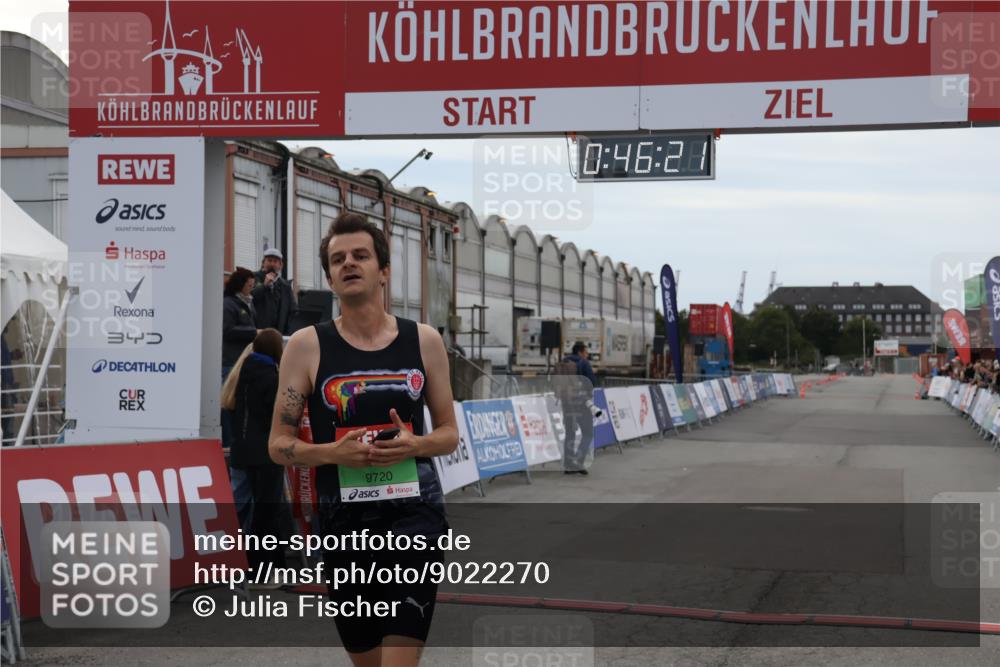 03.10.2025 - Köhlbrandbrückenlauf Julia Fischer http://msf.ph/oto/9022270 03.10.2025 15:46:21 Ziel 7003, 9130, 9720 meine-sportfotos.de