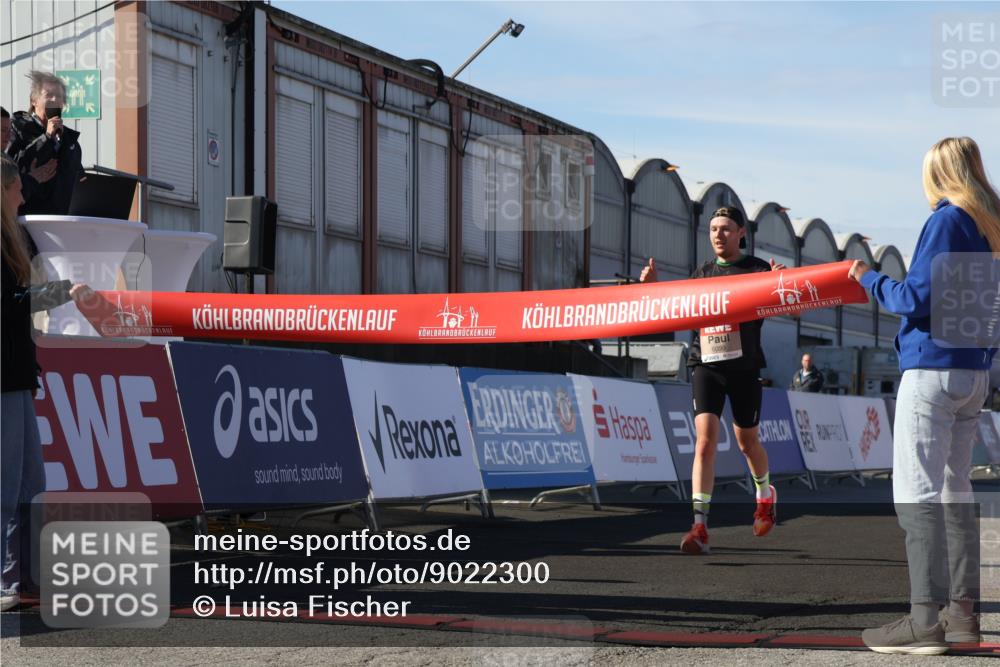 03.10.2025 - Köhlbrandbrückenlauf Luisa Fischer http://msf.ph/oto/9022300 03.10.2025 12:41:52 Ziel 6099 meine-sportfotos.de