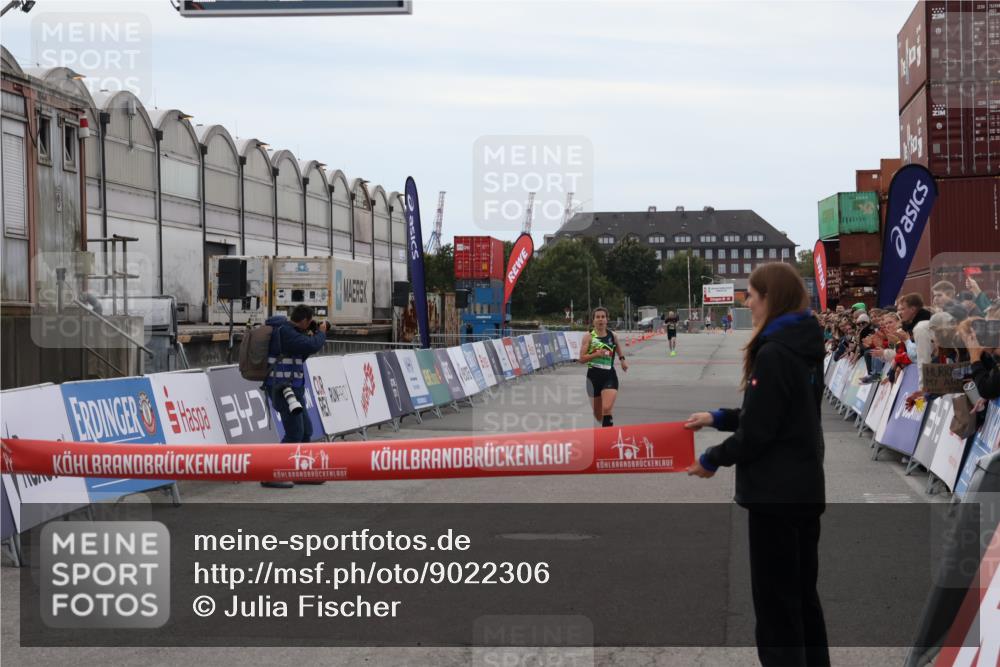 03.10.2025 - Köhlbrandbrückenlauf Julia Fischer http://msf.ph/oto/9022306 03.10.2025 15:46:56 Ziel 7034 meine-sportfotos.de