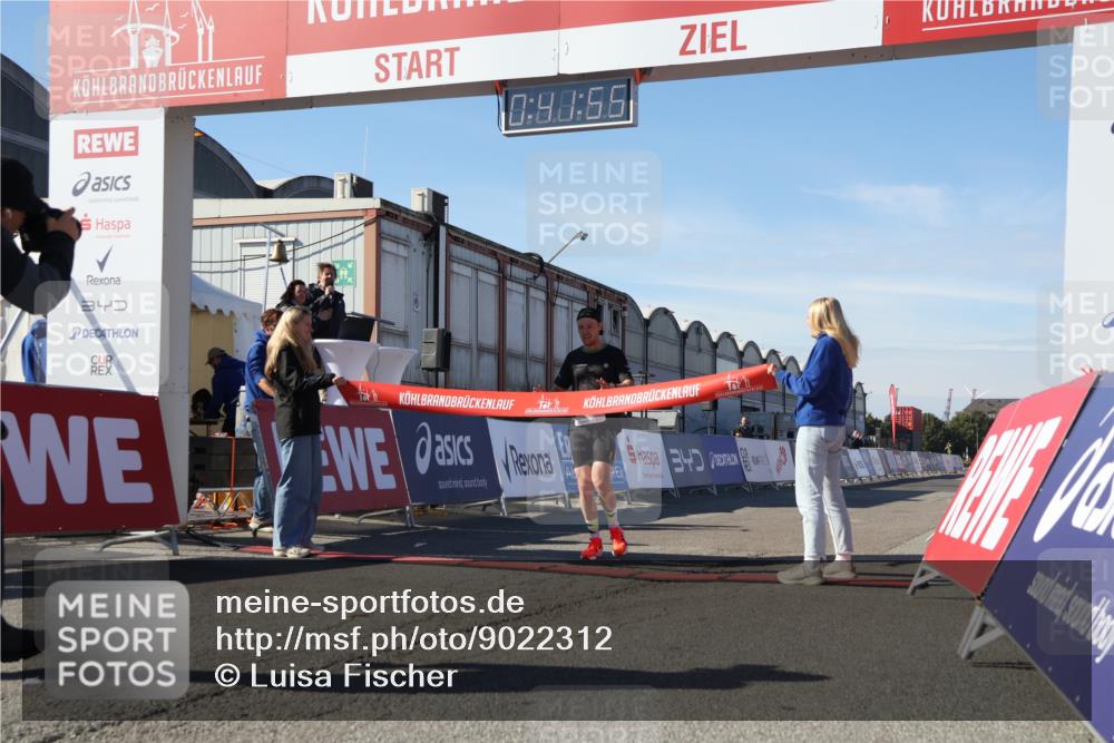 03.10.2025 - Köhlbrandbrückenlauf Luisa Fischer http://msf.ph/oto/9022312 03.10.2025 12:41:53 Ziel 6099 meine-sportfotos.de