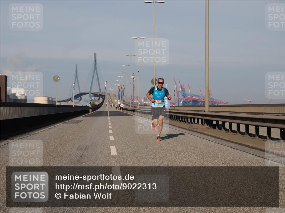 03.10.2025 - Köhlbrandbrückenlauf Fabian Wolf http://msf.ph/oto/9022313 03.10.2025 09:37:46 Position 3  meine-sportfotos.de