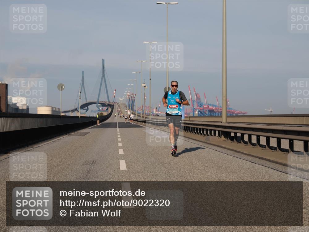 03.10.2025 - Köhlbrandbrückenlauf Fabian Wolf http://msf.ph/oto/9022320 03.10.2025 09:37:47 Position 3 1041 meine-sportfotos.de