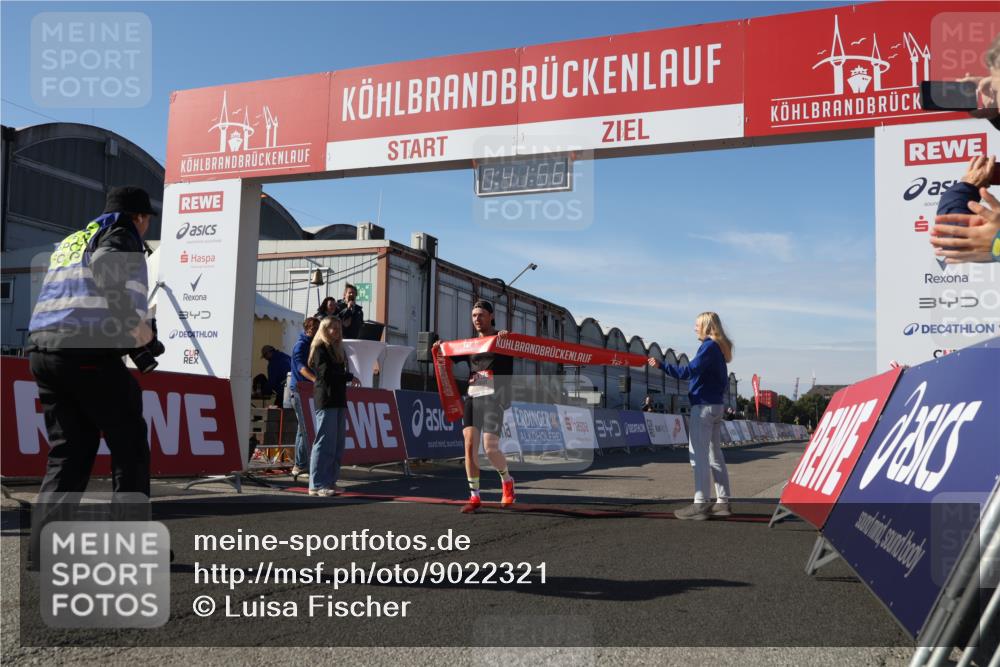 03.10.2025 - Köhlbrandbrückenlauf Luisa Fischer http://msf.ph/oto/9022321 03.10.2025 12:41:54 Ziel 6099 meine-sportfotos.de