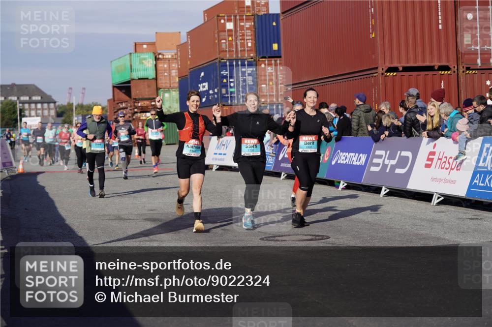 03.10.2025 - Köhlbrandbrückenlauf Michael Burmester http://msf.ph/oto/9022324 03.10.2025 10:24:15 Ziel 1440, 1683, 1717, 1732, 1762, 1895, 2187, 2340, 3074, 3620 meine-sportfotos.de