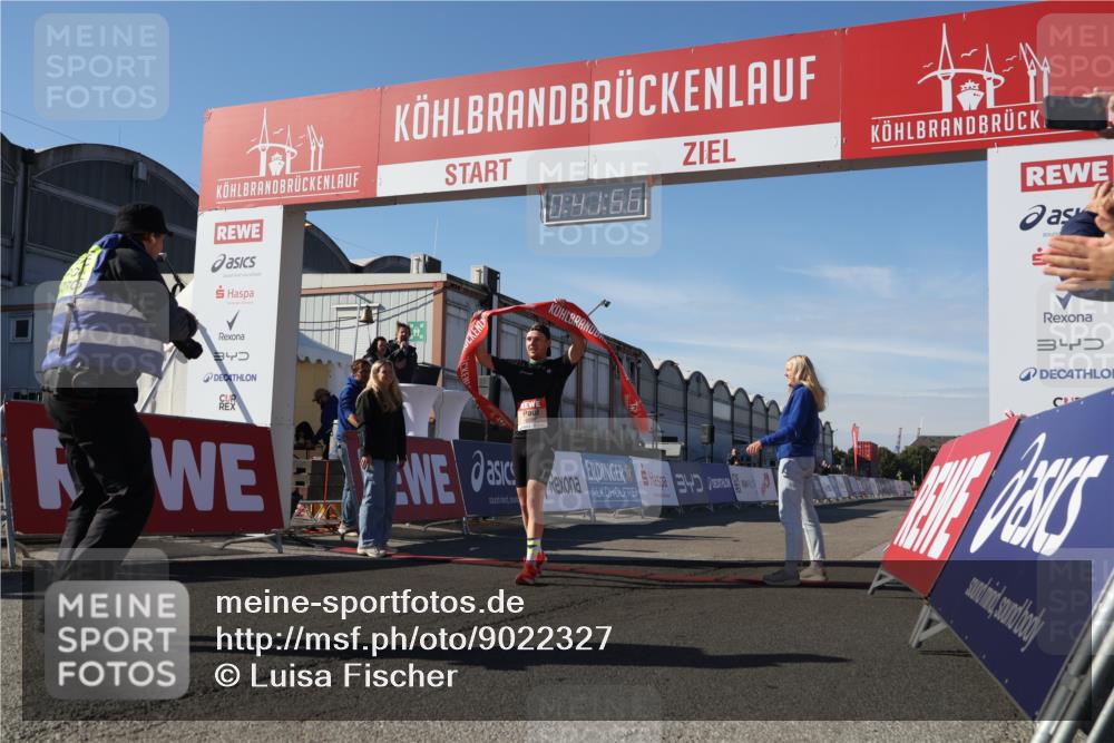 03.10.2025 - Köhlbrandbrückenlauf Luisa Fischer http://msf.ph/oto/9022327 03.10.2025 12:41:54 Ziel 6099 meine-sportfotos.de