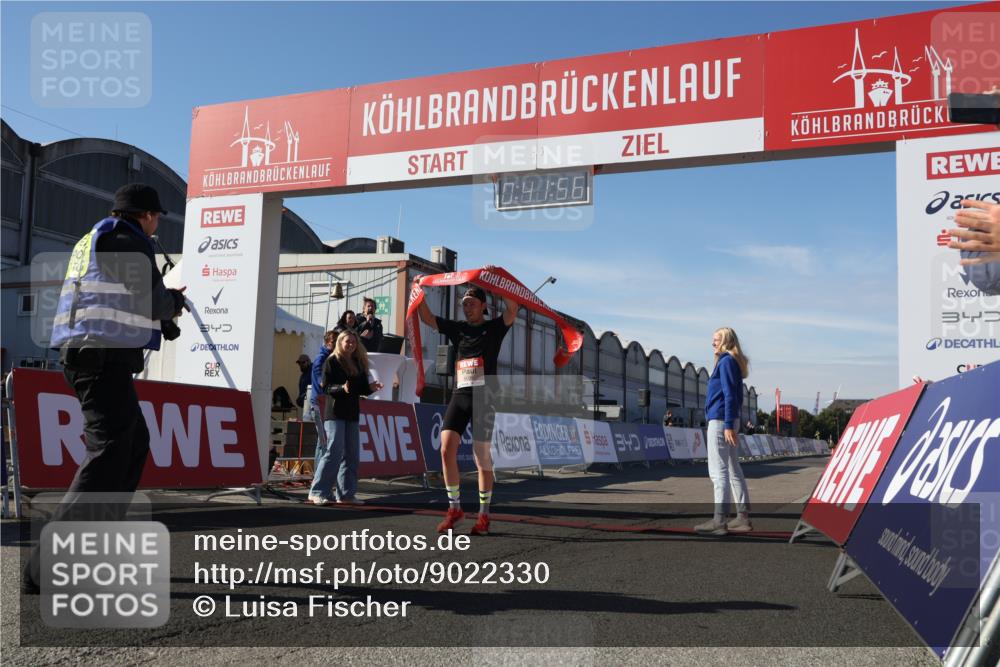 03.10.2025 - Köhlbrandbrückenlauf Luisa Fischer http://msf.ph/oto/9022330 03.10.2025 12:41:55 Ziel 6099 meine-sportfotos.de