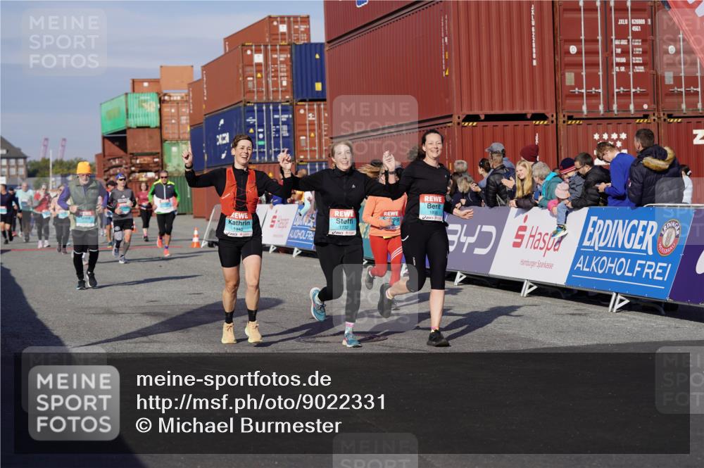 03.10.2025 - Köhlbrandbrückenlauf Michael Burmester http://msf.ph/oto/9022331 03.10.2025 10:24:15 Ziel 1440, 1683, 1717, 1732, 1762, 1895, 2187, 2340, 3074, 3620 meine-sportfotos.de