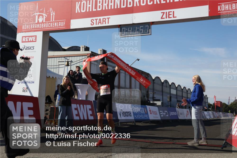 03.10.2025 - Köhlbrandbrückenlauf Luisa Fischer http://msf.ph/oto/9022336 03.10.2025 12:41:55 Ziel 6099 meine-sportfotos.de