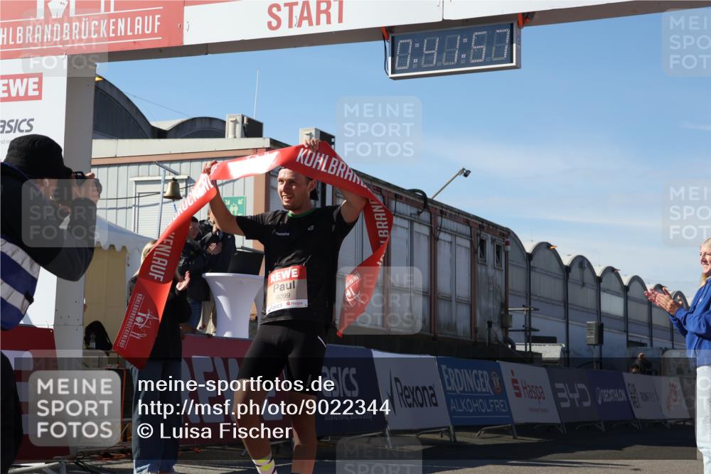 03.10.2025 - Köhlbrandbrückenlauf Luisa Fischer http://msf.ph/oto/9022344 03.10.2025 12:41:56 Ziel 6099 meine-sportfotos.de
