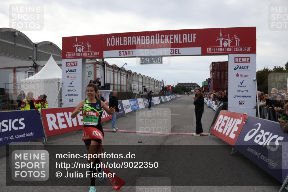03.10.2025 - Köhlbrandbrückenlauf Julia Fischer http://msf.ph/oto/9022350 03.10.2025 15:47:01 Ziel 7034 meine-sportfotos.de