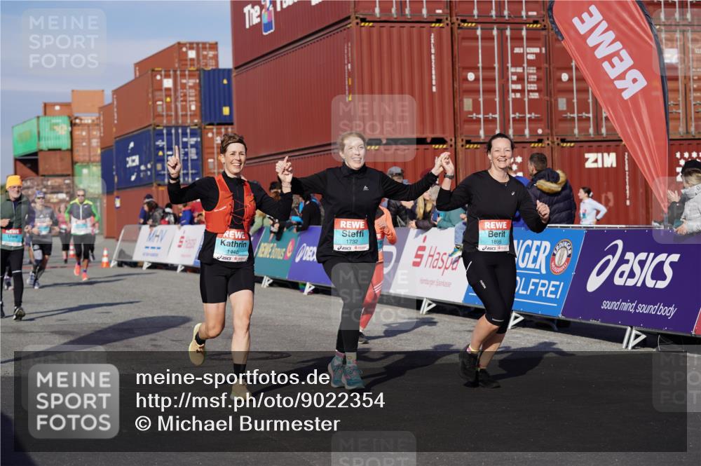 03.10.2025 - Köhlbrandbrückenlauf Michael Burmester http://msf.ph/oto/9022354 03.10.2025 10:24:16 Ziel 1440, 1683, 1717, 1732, 1762, 1895, 2187, 2340, 3074, 3620 meine-sportfotos.de