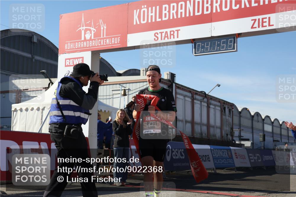 03.10.2025 - Köhlbrandbrückenlauf Luisa Fischer http://msf.ph/oto/9022368 03.10.2025 12:41:57 Ziel 6099 meine-sportfotos.de