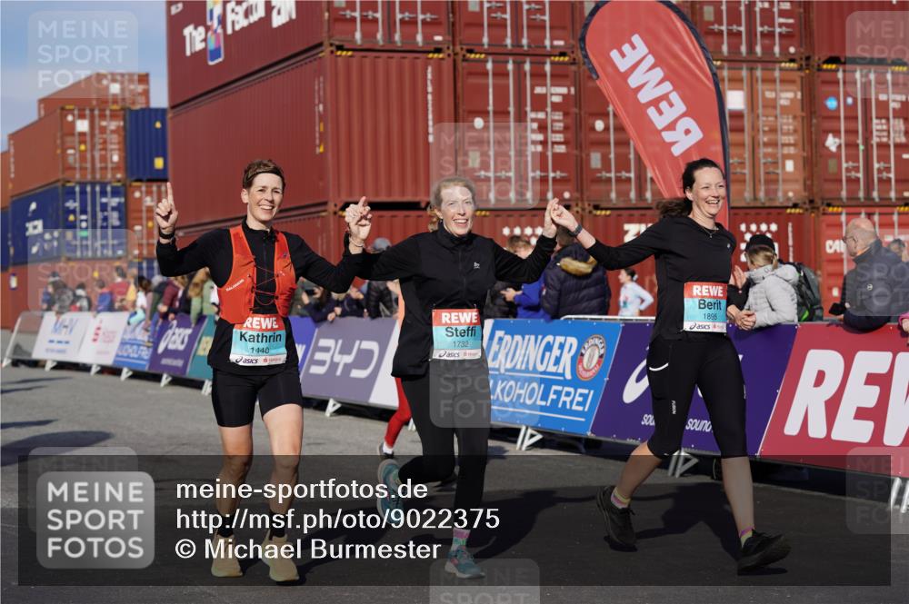 03.10.2025 - Köhlbrandbrückenlauf Michael Burmester http://msf.ph/oto/9022375 03.10.2025 10:24:17 Ziel 1440, 1683, 1717, 1732, 1762, 1895, 2187, 2340, 2680, 3074, 3523, 3620 meine-sportfotos.de