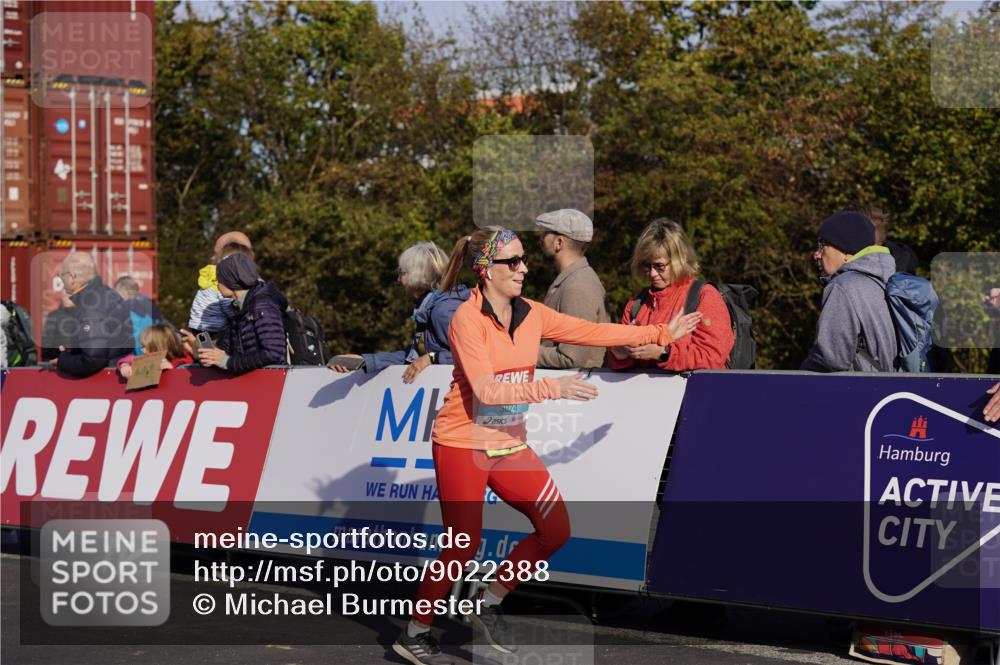 03.10.2025 - Köhlbrandbrückenlauf Michael Burmester http://msf.ph/oto/9022388 03.10.2025 10:24:19 Ziel 1433, 1440, 1683, 1717, 1732, 1762, 1895, 2045, 2169, 2173, 2187, 2680, 2847, 2848, 3074, 3523, 3620 meine-sportfotos.de