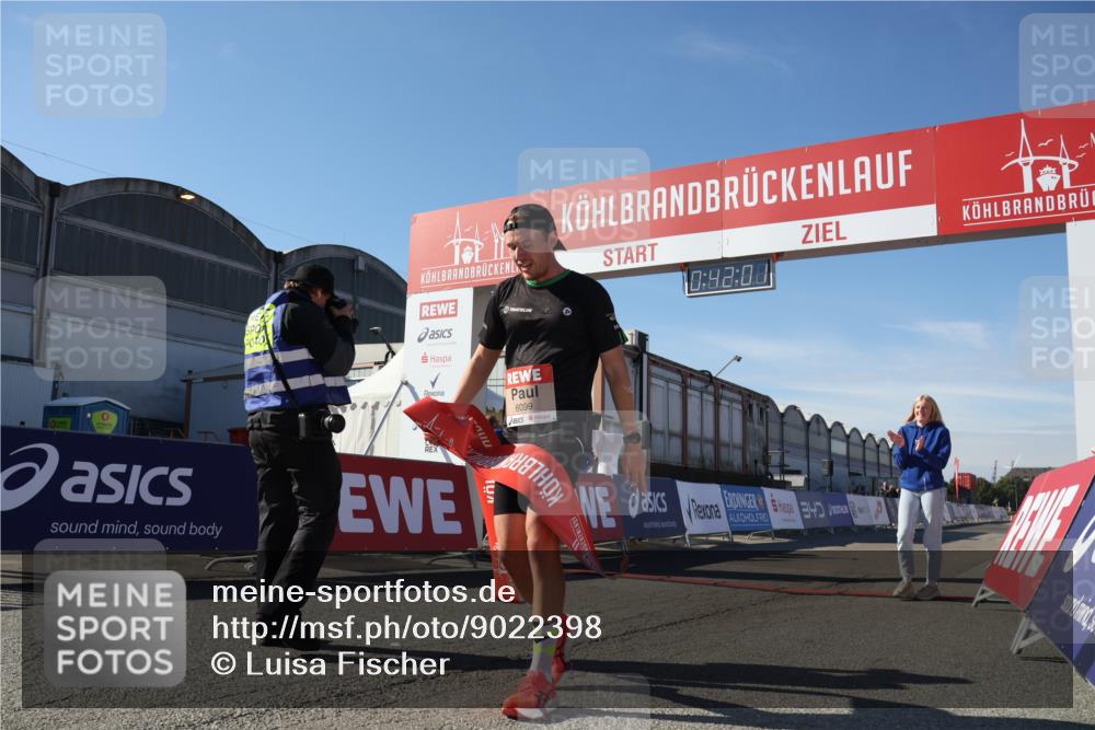 03.10.2025 - Köhlbrandbrückenlauf Luisa Fischer http://msf.ph/oto/9022398 03.10.2025 12:41:59 Ziel 6099 meine-sportfotos.de