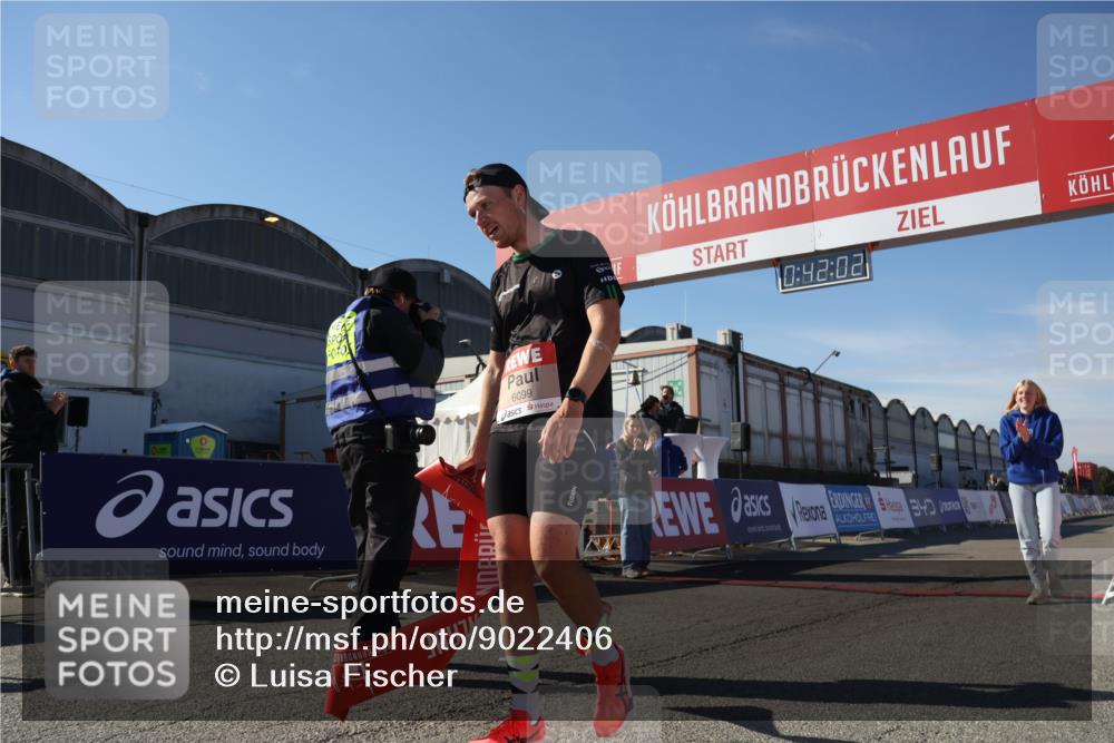 03.10.2025 - Köhlbrandbrückenlauf Luisa Fischer http://msf.ph/oto/9022406 03.10.2025 12:42:00 Ziel 6099 meine-sportfotos.de