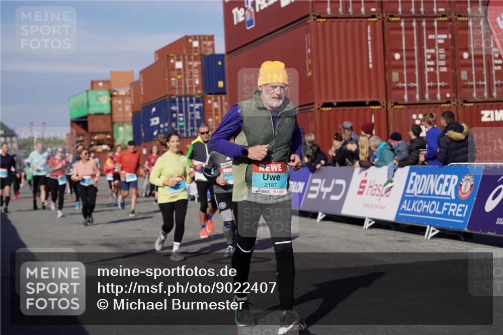 03.10.2025 - Köhlbrandbrückenlauf Michael Burmester http://msf.ph/oto/9022407 03.10.2025 10:24:20 Ziel 1433, 1440, 1683, 1717, 1732, 1762, 1895, 2045, 2169, 2173, 2187, 2680, 2847, 2848, 3074, 3523, 3620, 3759 meine-sportfotos.de
