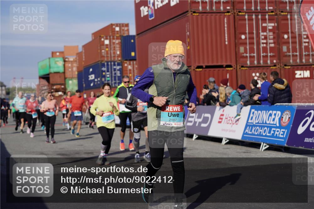 03.10.2025 - Köhlbrandbrückenlauf Michael Burmester http://msf.ph/oto/9022412 03.10.2025 10:24:20 Ziel 1433, 1440, 1683, 1717, 1732, 1762, 1895, 2045, 2169, 2173, 2187, 2680, 2847, 2848, 3074, 3523, 3620, 3759 meine-sportfotos.de
