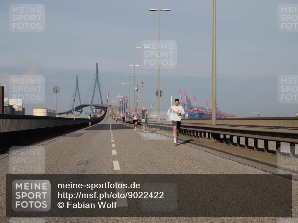 03.10.2025 - Köhlbrandbrückenlauf Fabian Wolf http://msf.ph/oto/9022422 03.10.2025 09:38:08 Position 3  meine-sportfotos.de