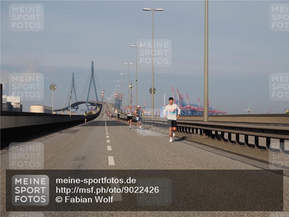 03.10.2025 - Köhlbrandbrückenlauf Fabian Wolf http://msf.ph/oto/9022426 03.10.2025 09:38:08 Position 3  meine-sportfotos.de
