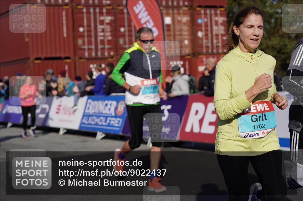 03.10.2025 - Köhlbrandbrückenlauf Michael Burmester http://msf.ph/oto/9022437 03.10.2025 10:24:23 Ziel 1345, 1382, 1433, 1683, 1697, 1717, 1762, 1987, 2045, 2169, 2173, 2234, 2680, 2847, 2848, 3038, 3042, 3240, 3523, 3620, 3759 meine-sportfotos.de