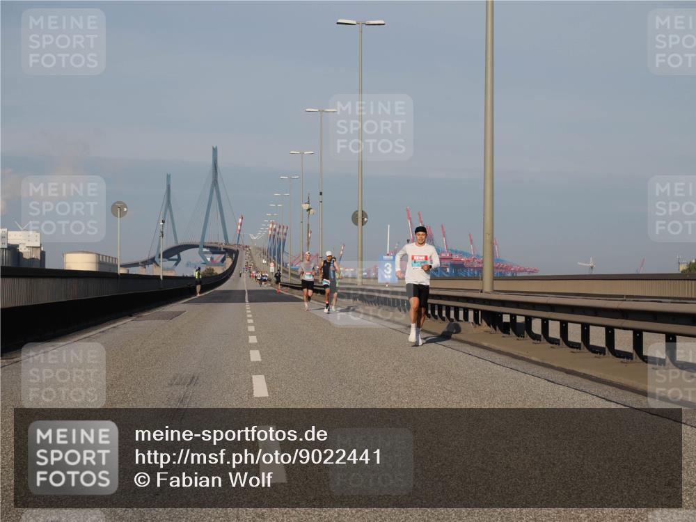 03.10.2025 - Köhlbrandbrückenlauf Fabian Wolf http://msf.ph/oto/9022441 03.10.2025 09:38:08 Position 3 3 meine-sportfotos.de