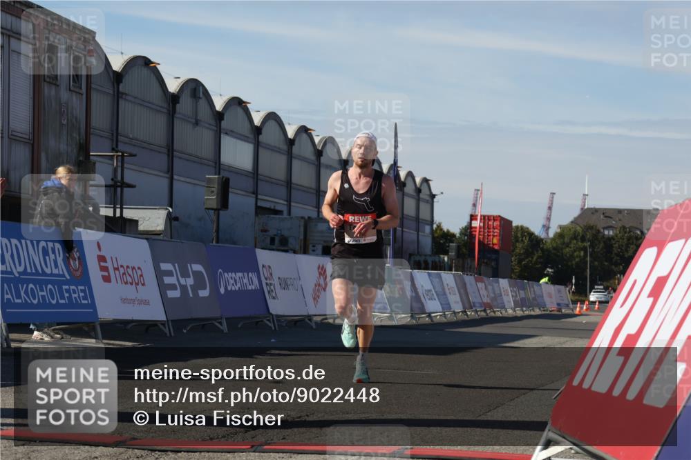 03.10.2025 - Köhlbrandbrückenlauf Luisa Fischer http://msf.ph/oto/9022448 03.10.2025 12:44:53 Ziel 6610 meine-sportfotos.de