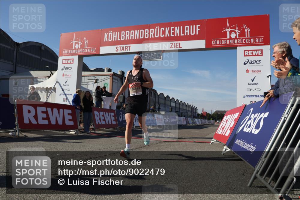 03.10.2025 - Köhlbrandbrückenlauf Luisa Fischer http://msf.ph/oto/9022479 03.10.2025 12:44:56 Ziel 6610 meine-sportfotos.de