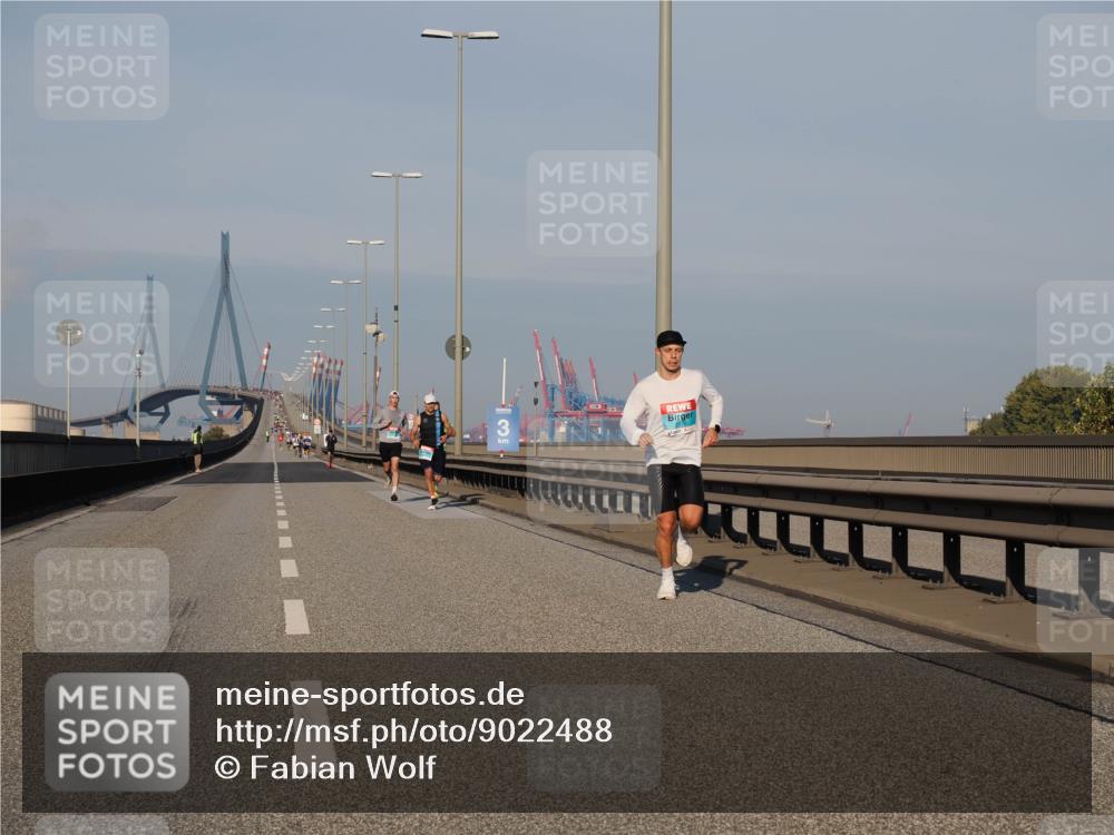 03.10.2025 - Köhlbrandbrückenlauf Fabian Wolf http://msf.ph/oto/9022488 03.10.2025 09:38:10 Position 3 3 meine-sportfotos.de