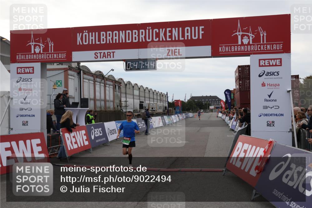 03.10.2025 - Köhlbrandbrückenlauf Julia Fischer http://msf.ph/oto/9022494 03.10.2025 15:47:44 Ziel 7022, 8787 meine-sportfotos.de