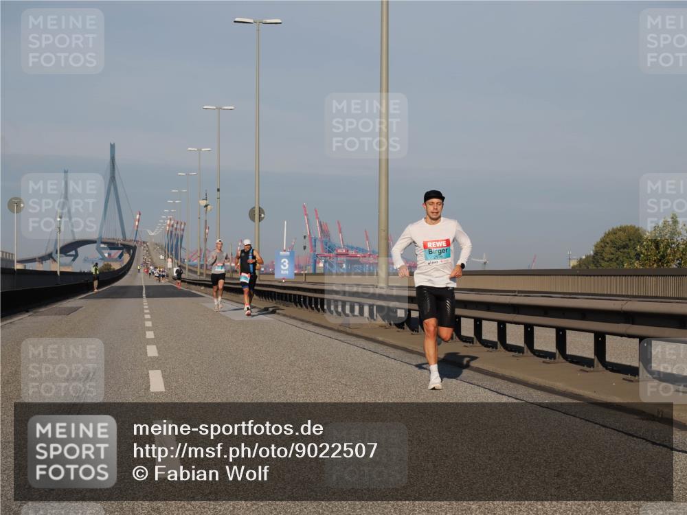 03.10.2025 - Köhlbrandbrückenlauf Fabian Wolf http://msf.ph/oto/9022507 03.10.2025 09:38:11 Position 3 2176 meine-sportfotos.de